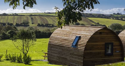 Cosy Rural Cabin in the Cornish Countryside