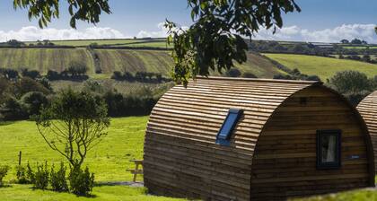 Cosy Rural Cabin in the Cornish Countryside