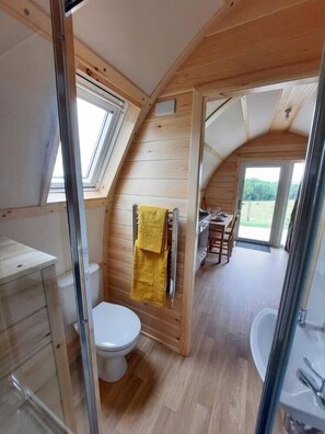 Douche, serviettes fournies