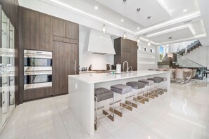 Fridge, microwave, oven, stovetop - The Wizarding Mansion | 8BR Estate with One-of-a-Kind Themed-Bedroom (Kissimmee)