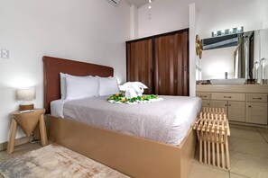 3 chambres, fer et planche à repasser, Wi-Fi, draps fournis