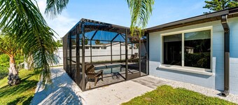 Englewood Escape: 3BR Water-Front with Pool