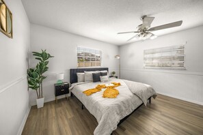 10 bedrooms, desk, iron/ironing board, travel crib