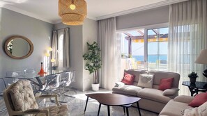 TV, books - Mshome Mediterranean Dream (Benalmadena Costa)