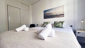 3 bedrooms, iron/ironing board, travel cot, free WiFi