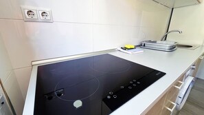 Fridge, microwave, oven, coffee/tea maker