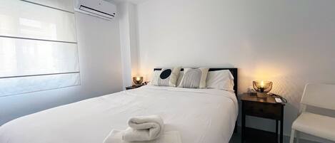 デスク、アイロン / アイロン台、旅行用ベビーベッド、WiFi (無料)