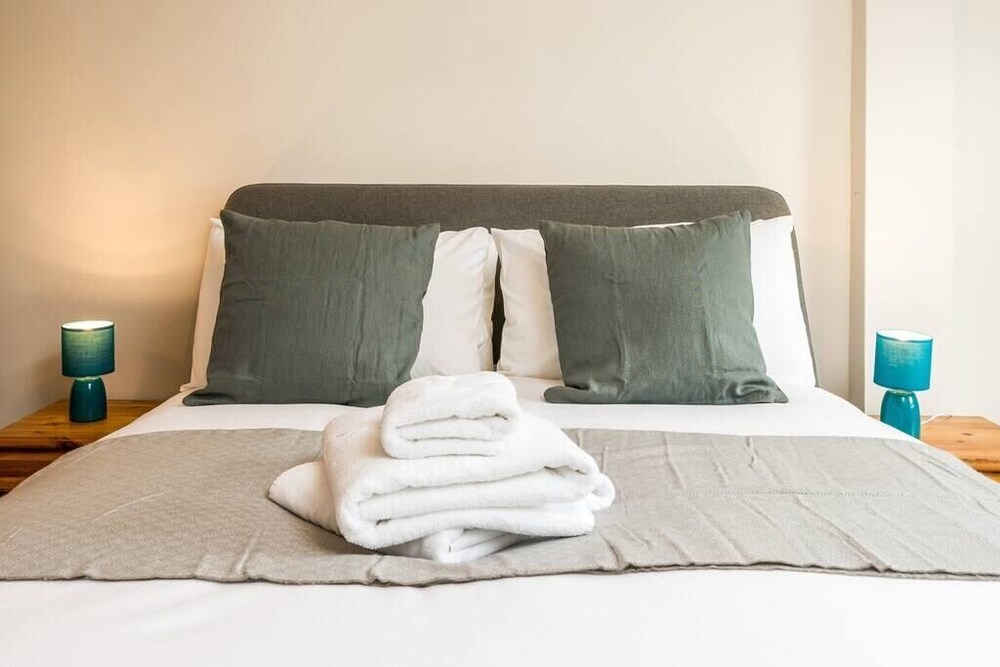 NEW Cosy 1BD Flat close to Kew Gardens Richmond Richmond Stayz