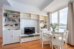 Dining - Fee4Me Front line beach flat in Caión (A Laracha)