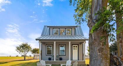 *Brand New* Romantic 1BR Chateau on 5 acres Near Samsung in Taylor