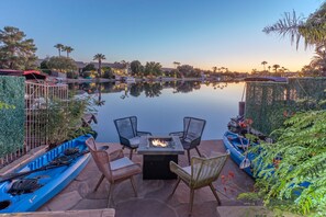 Terrace/patio - Peaceful Lakeside Setting w/4 Kayaks, Pvt Htd Pool, Game Room, Near Golf & Hiking/Biking Trails (Chandler)