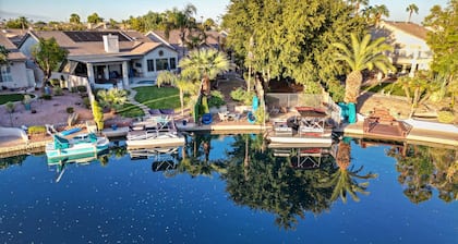Peaceful Lakeside Setting w/4 Kayaks, Pvt Htd Pool, Game Room, Near Golf & Hiking/Biking Trails