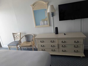 Ferros/tábuas de passar roupa, Wi-Fi de cortesia, roupa de cama