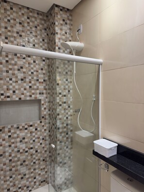 Hårtørrer, håndklæder, Toiletpapir