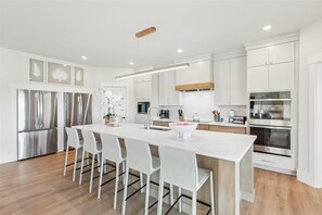 Fridge, microwave, oven, stovetop - 12 Sea Front Ln, Direct Ocean Views, Private Pool, Elevator, Pickleball (Hilton Head Island)