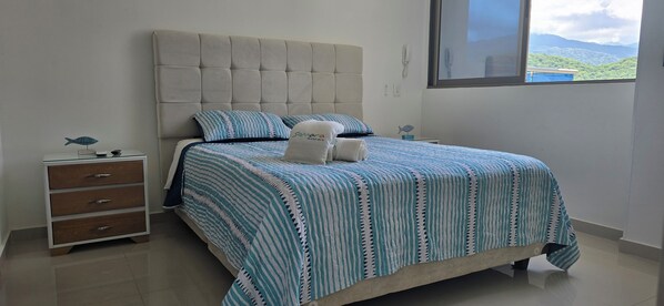 3 bedrooms, iron/ironing board, WiFi, bed sheets - Beachfront Apartment in Santa Marta - Special Promotion for groups  (Gaira)