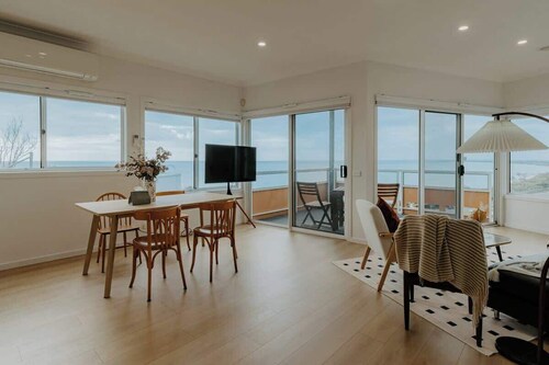 Pudding's Home: Seaview Sanctuary at the Beach