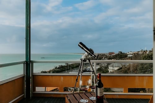 Pudding's Home: Seaview Sanctuary at the Beach