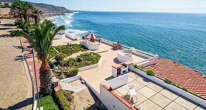 Relaxing, Beach Front Escape
EV Charger Level 2 on-site ⚡️(power outlet only)