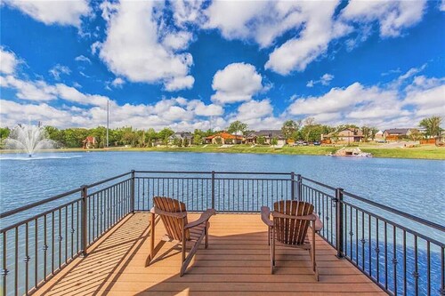 Modernized 4 BR Farmhouse. Close proximity to I-35. Only 20 minutes to OKC.