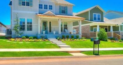 Modernized 4 BR Farmhouse. Close proximity to I-35. Only 20 minutes to OKC.