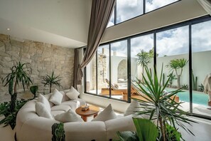 Vila, Beberapa Tempat Tidur, pemandangan kolam renang | Area keluarga | Smart TV 55-inci dengan saluran TV kabel dan smart speaker
