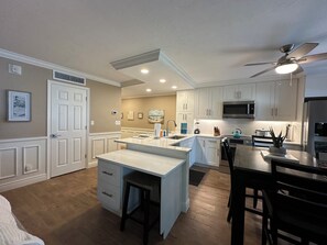 Fridge, microwave, oven, stovetop - New 2024- Luxury Poolside Condo in charming Marco Island (Marco Island)