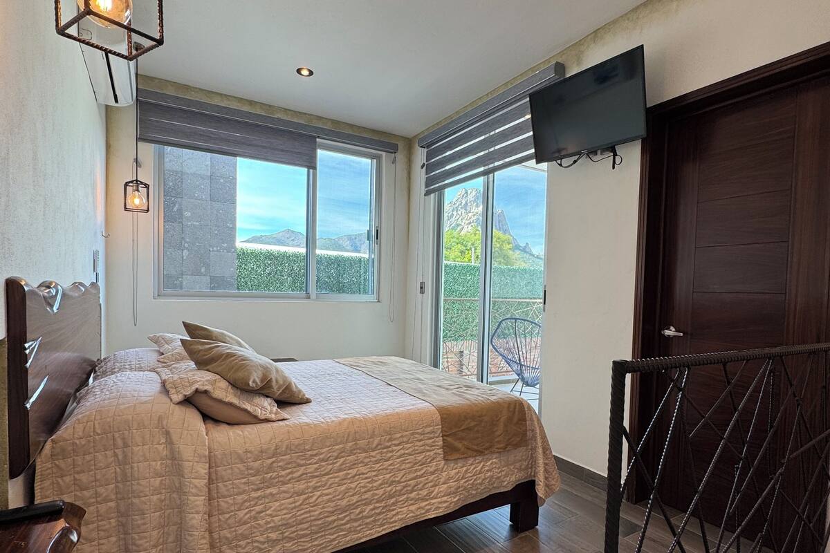 Deluxe Room, Balcony, Mountain View