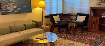 Historic 3bd/2ba home in State College-Walk everywhere WiFi “Lucky Rabbit Lodge”