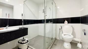 Shower, bidet, towels, soap