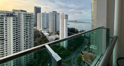 Mansion one Gurney Bay at George Town walk by to Gleneagles