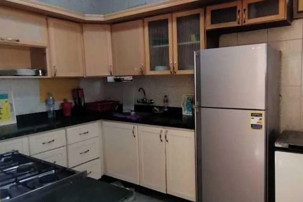 Fridge, microwave, oven
