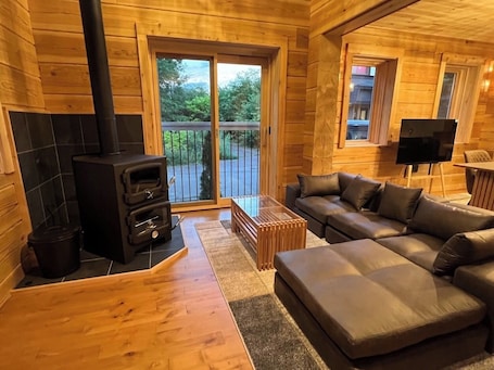 Living area. Entire house for rent Near Lake Geneva and the R / Kitasakugun Nagano