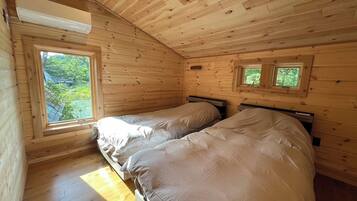 4 bedrooms, desk, free WiFi, bed sheets