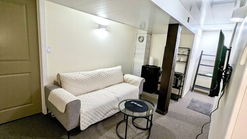 Private Basement Suite, Heart of Downtown Yk.