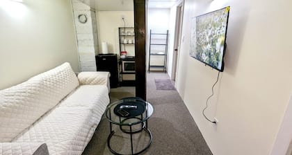 Private Basement Suite, Heart of Downtown Yk.