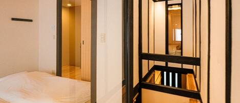 3 camere, una scrivania, ferro/asse da stiro, Wi-Fi gratuito