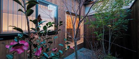 تفاصيل الفندق من الخارج