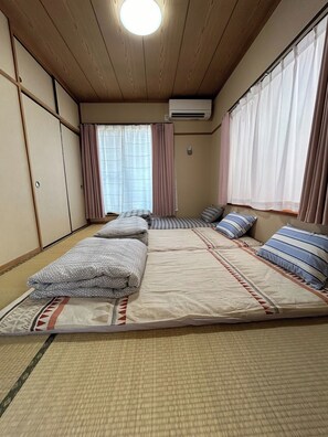 5 bedrooms, desk, iron/ironing board, free WiFi - Close to Ueno and Asakusa 120 5LDK detached ho / Katsushika-ku Tokyo (Katsushika-ku)