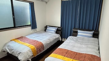 5 bedrooms, desk, iron/ironing board, free WiFi