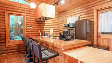 Fridge, microwave, stovetop, cookware/dishes/utensils