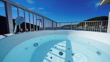 Bain à remous extérieur