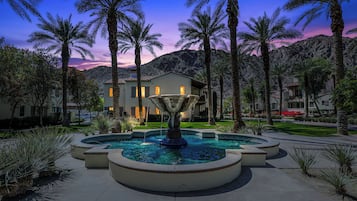 Bañera de hidromasaje exterior