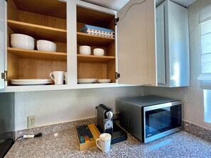 Cabin | Private kitchen - Sunnyvale Cabin (Sunnyvale)