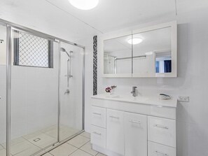 Apartment, 3 Bedrooms, Ocean View | Bathroom - Waterfront at Wyuna (Burleigh Heads)