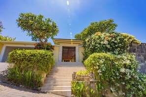 Front of property - Villa Cantik Pandawa By Fays Hospitality (Kutuh)