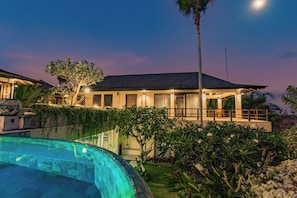 2 indoor pools - Villa Cantik Pandawa By Fays Hospitality (Kutuh)