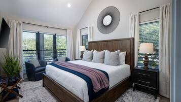 4 soverom, skrivebord, strykejern/-brett og wi-fi (inkludert)