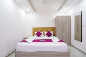 Soundproofing, free WiFi - Grace Regency (Kanayannur)