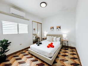 3 bedrooms, desk, travel crib, free WiFi